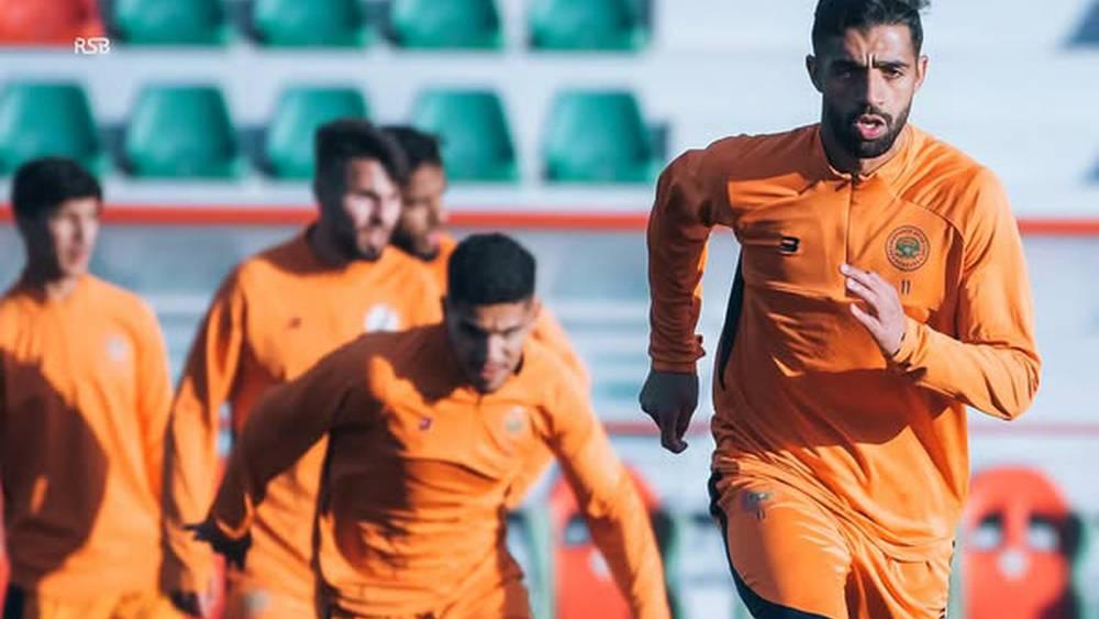 نهضة بركان يستعد لمواجهة ستيلينبوش في كأس الكونفدرالية بصفوف مكتملة