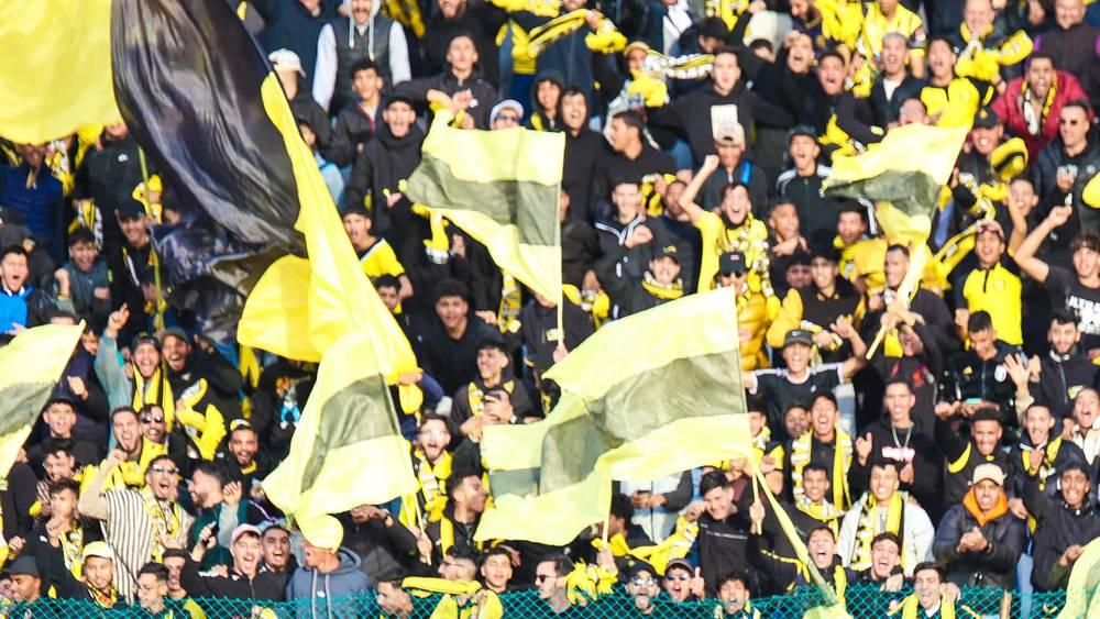 إدارة حسنية أكادير تخصص "400 تذكرة" لجماهير المغرب الفاسي في مباراة بعد غد الأحد