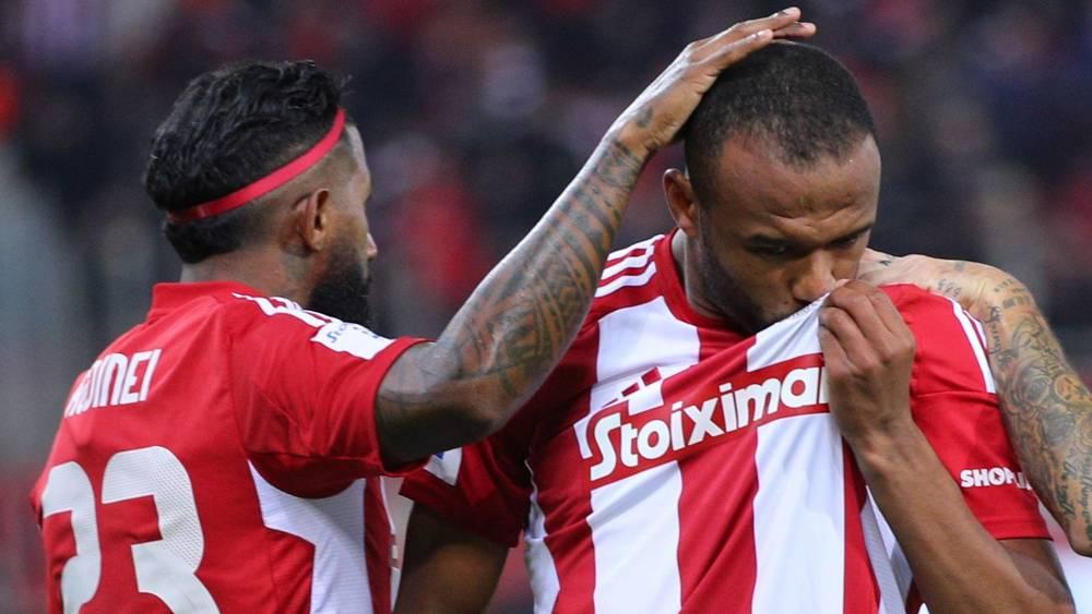 الكعبي مع أولمبياكوس في موسم ونصف.. 50 هدفا في 78 مباراة محتلا المرتبة الـ33 لهدافي النادي منذ تأسيسه سنة 1925