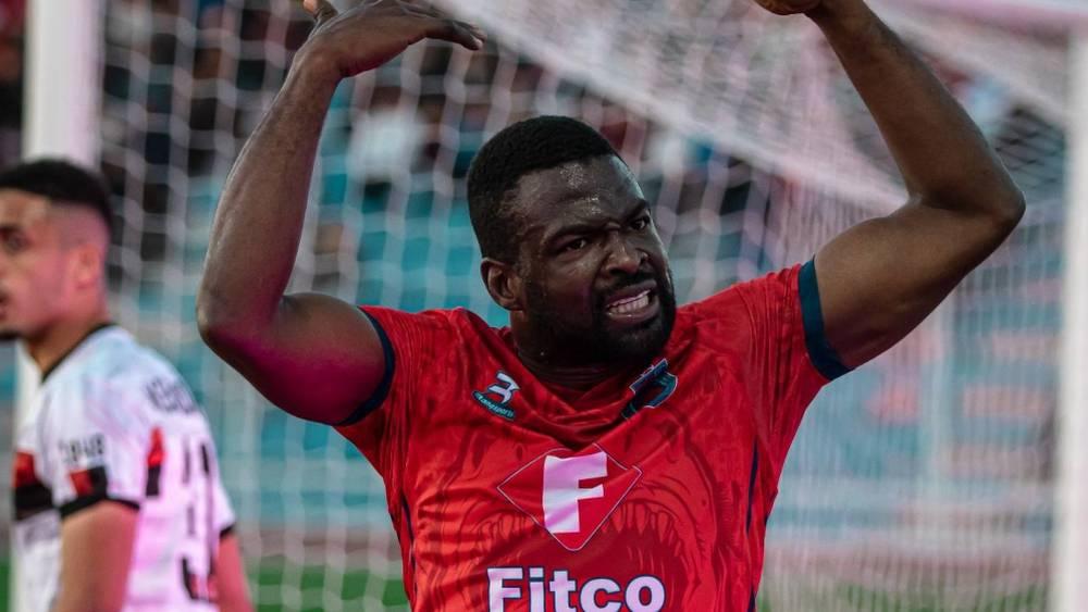 شيخنا ساماكي يغيب عن أولمبيك آسفي ضد الرجاء