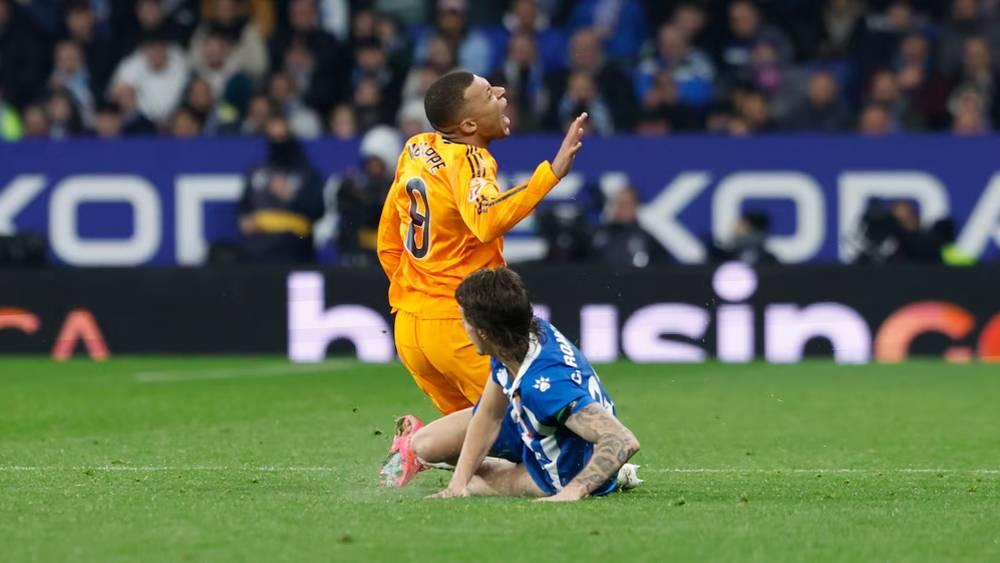 قناة ريال مدريد: "هذا ما يواجهه النادي في هذه الليغا القذرة!"