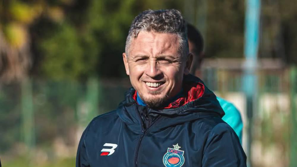 مساعد الكرمة يقود أولمبيك آسفي أمام الدفاع الجديدي وسط استمرار غياب المدرب الرئيسي