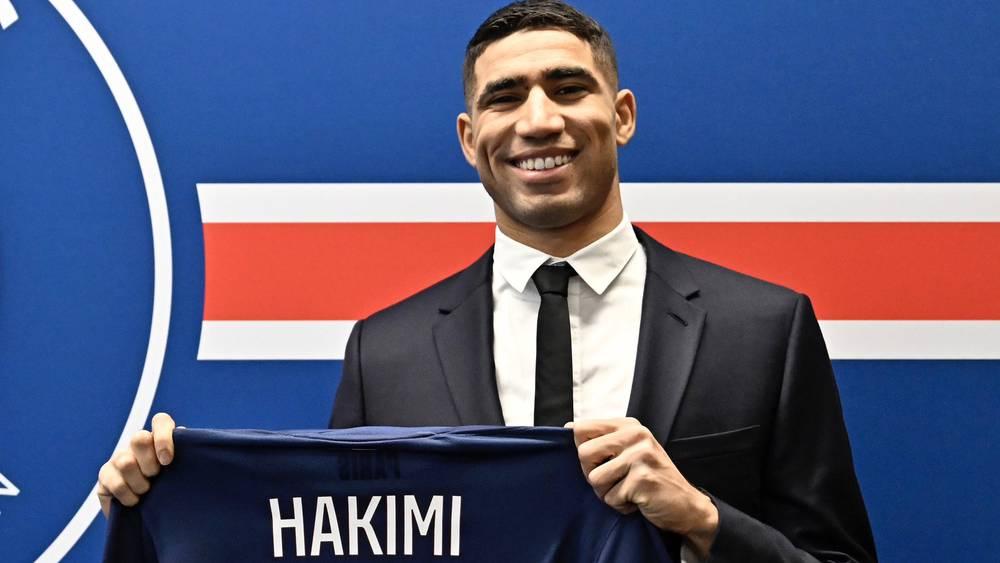 حكيمي: "أسباب تجديد عقدي؟ أعجبني مشروع النادي وثقة المدرب وأرغب في تحقيق إنجازات أخرى مع الفريق"