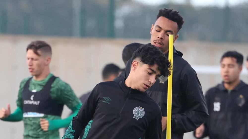 الرجاء يواصل استعداداته تأهبا لمواجهة الجيش الملكي في "الكلاسيكو"