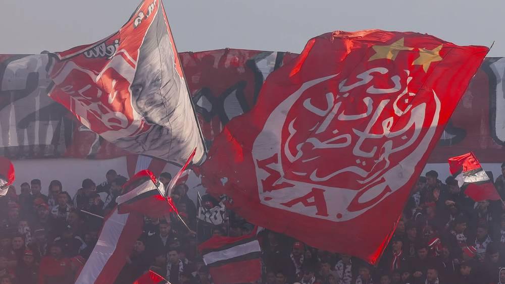 الوداد الرياضي يعلن منع تنقل جماهيره إلى بركان ويطالب بتكافؤ الفرص