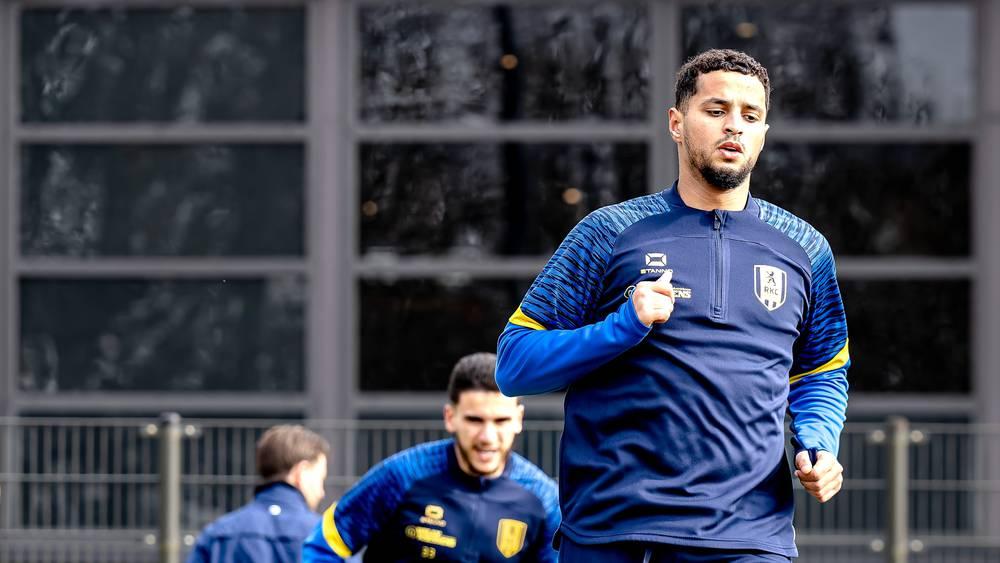 إحتارين لـ"البطولة": "أتفّهم المغاربة الذين يؤاخذونني على اختيار هولندا لكن قدّر الله وما شاء فعل.. أنا مغربي دماً وقلباً والقادم أفضل بإذن الله"