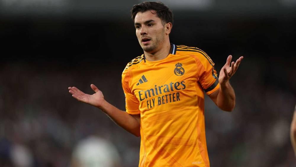 "ماركا": "تم استبدال دياز أمام ريال بيتيس بسبب شعوره ببعض الآلام"