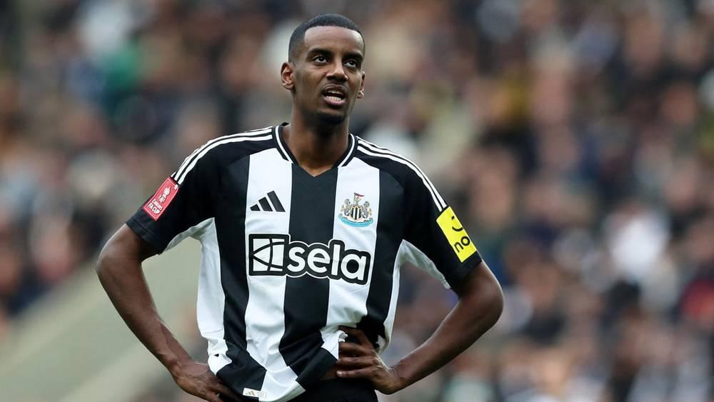 "عصابة محترفة" تستهدف المشاهير.. إيزاك نجم نيوكاسل الضحية الجديدة