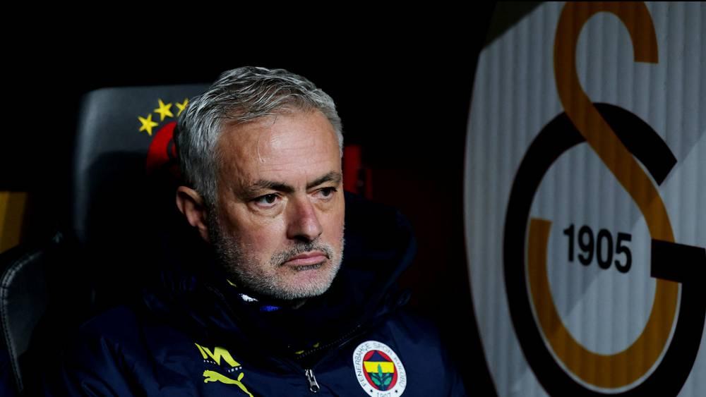 مورينيو يرد بعد اتهامه بالعنصرية: "الهجوم عليّ كان خيارًا سيئًا"