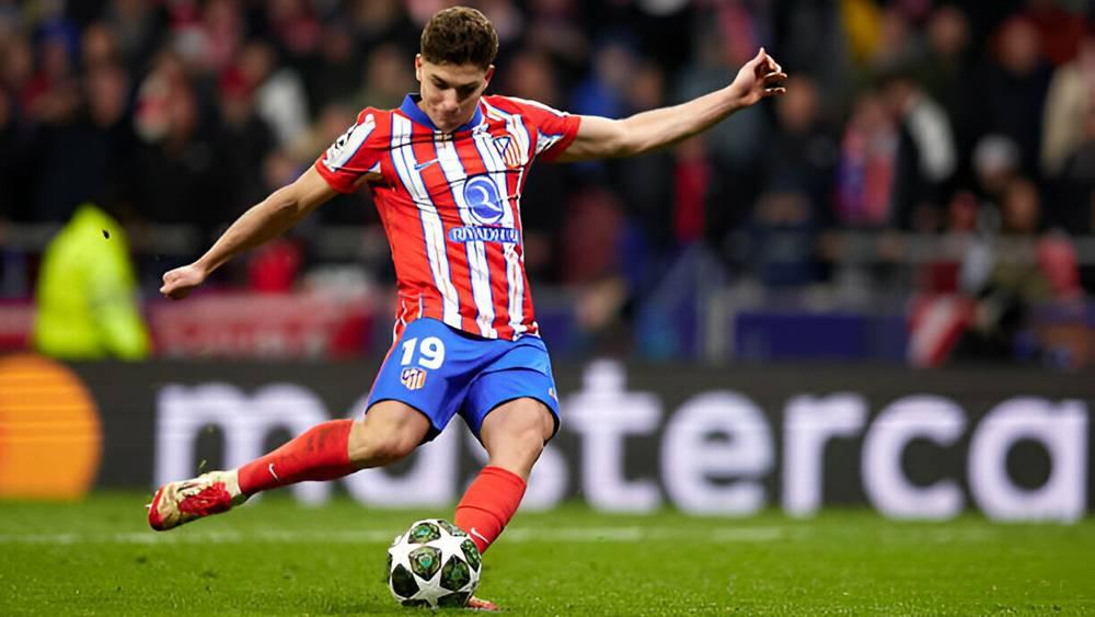 الاتحاد الأوروبي: "ألفاريز لمس الكرة مرتين وسنناقش إمكانية مراجعة القانون حين تكون اللمسة المزدوجة غير مقصودة"