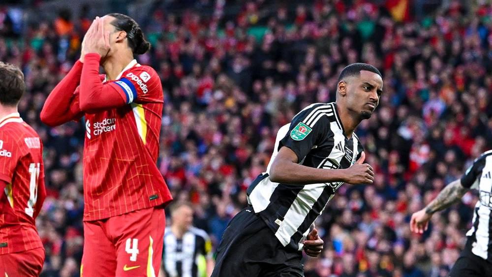 70 عاما من الانتظار.. نيوكاسل يحقق أول لقب بعد تتويجه بكأس الرابطة على حساب ليفربول (1-2)