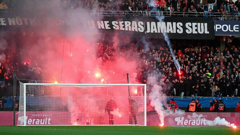 إلغاء مُباراة مونبولييه وسانت إيتيان في الدوري الفرنسي بسبب الشغب الجماهيري!