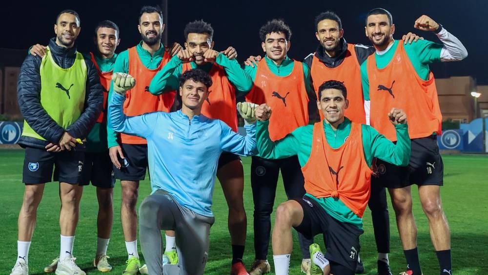 لعب بتوازن وتحذير من الثقة الزائدة.. مدرب بيراميدز ينقل تعليماته للاعبيه قبل مواجهة الجيش الملكي