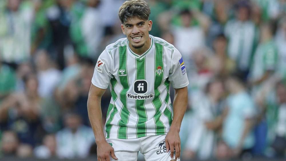 الزلزولي يغيب عن ريال بيتيس للمباراة الرابعة تواليا ومدربه يوضح السبب!