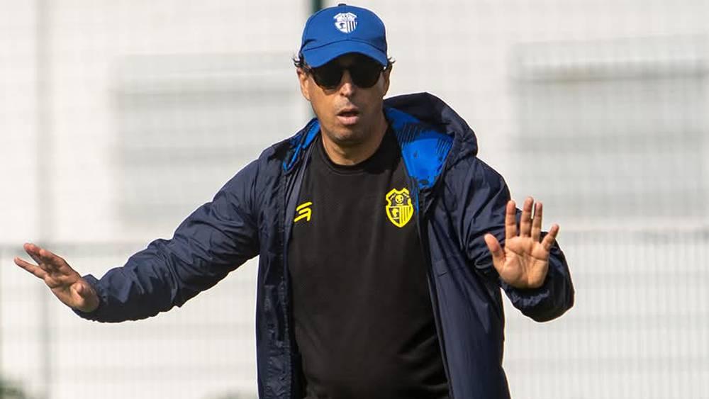 الطير: "المغرب التطواني رفض اللعب واكتفى بالمرتدات والتكتل الدفاعي"