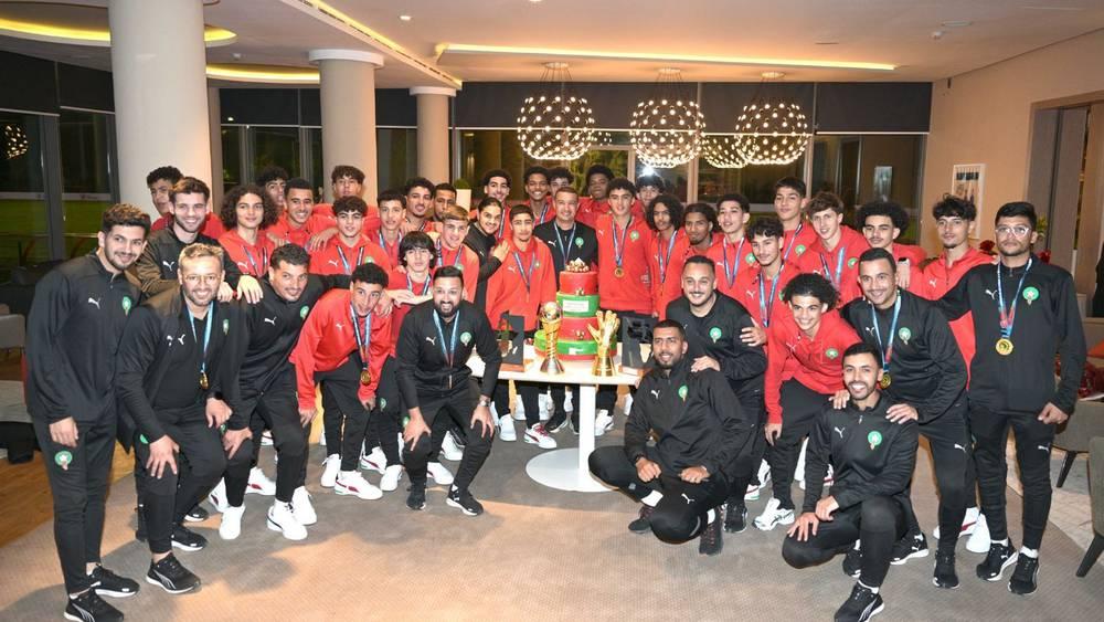 بحضور لقجع وعائلات اللاعبين.. الجامعة تُقيم حفل استقبال وتكريم للمنتخب المغربي للفتيان بعد التتويج القاري