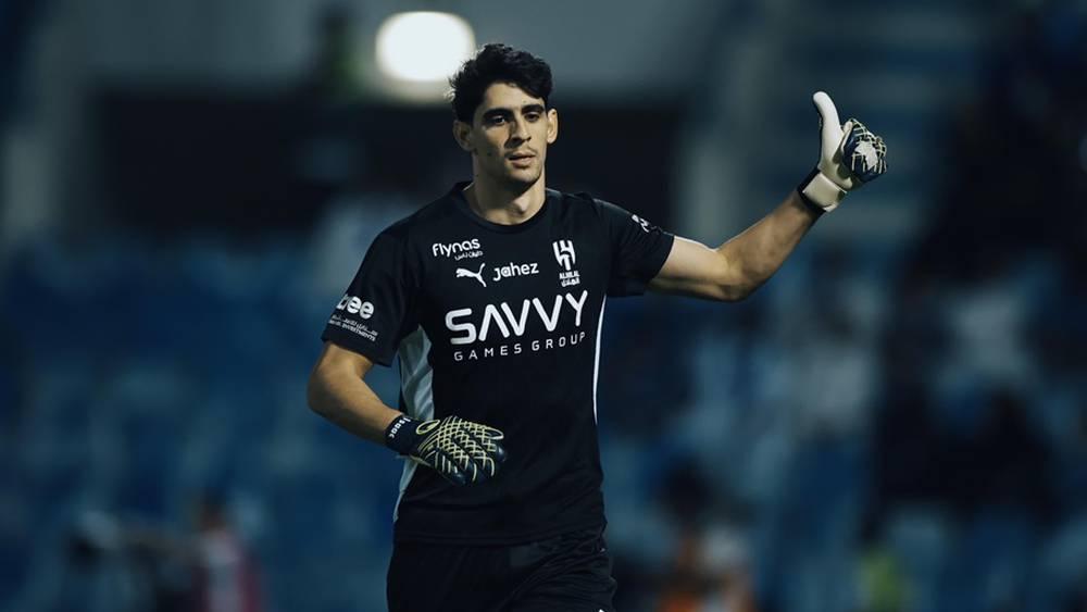 بونو يعود لقائمة الهلال الخاصة بمباراة الشباب بعد غيابه عن المواجهة السابقة أمام الخليج