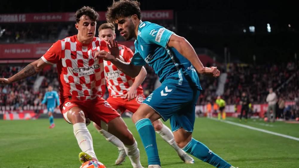 الزلزولي يكسب ثقة بيليغريني من جديد بعد عودته إلى التشكيلة الأساسية لبيتيس