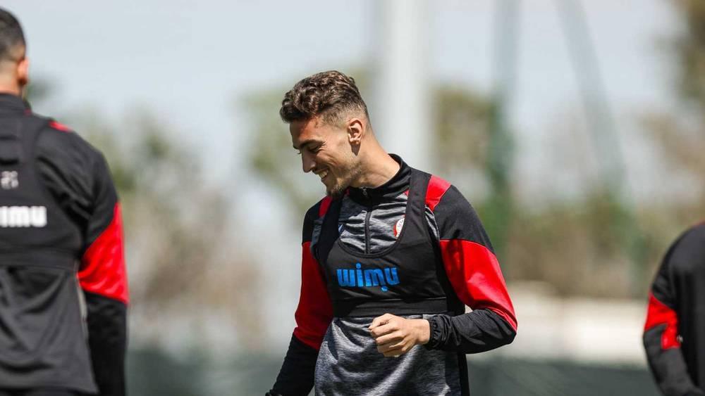 الوداد يختتم تحضيراته استعدادًا لمواجهة أولمبيك آسفي بإجراء آخر حصة تدريبية