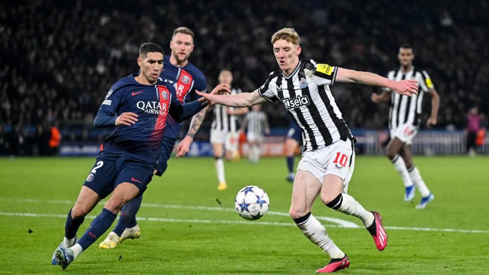 غوردون (جناح نيوكاسل): "حكيمي أصعب لاعب واجهته.. أرنولد وَكايل وُوكر يملكان ميزة واحدة بينما هو يتوفر على ميزتيْن"