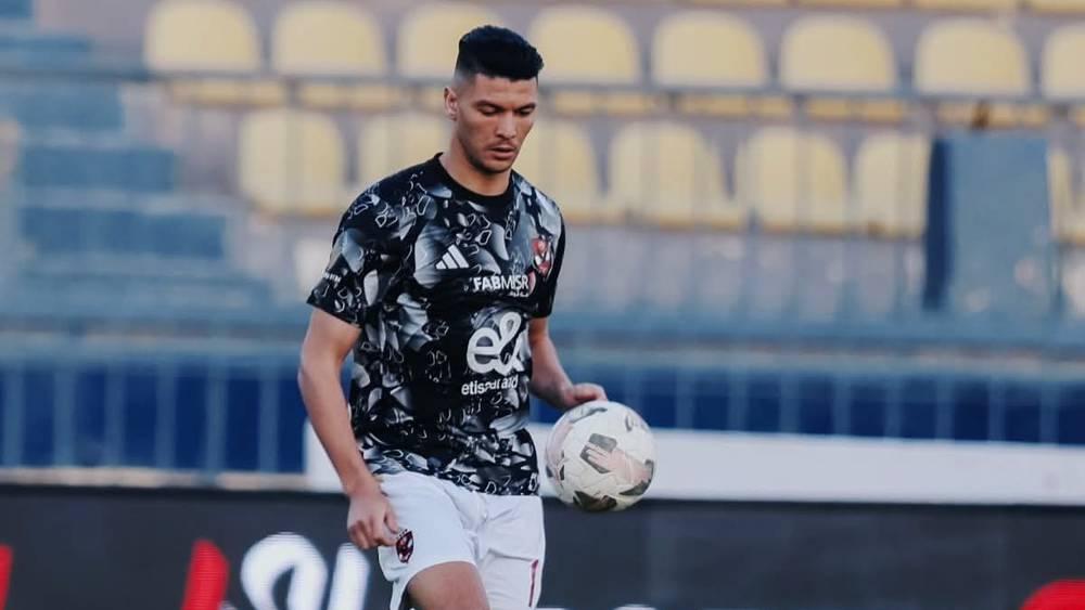 أشرف داري يصاب في مباراة الأهلي ضد بيتروجيت في الدوري المصري