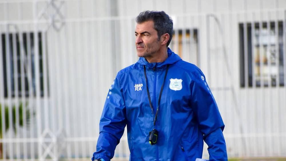 مدرب الدفاع الجديدي: "أقبلُ التعادل ضد نهضة بركان وأتمنى أن يُتوج بلقب كأس الكونفدرالية"