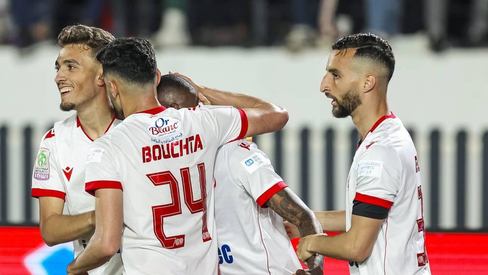 الوداد يُخصّص منحة مالية استثنائية للاعبي الفريق بعد الفوز على الجيش الملكي