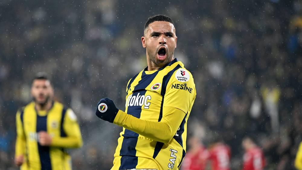 فولهام مهتم بخدمات يوسف النصيري لتعزيز هجومه في الميركاتو الصيفي