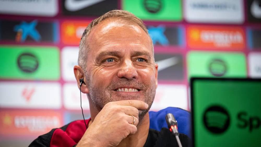 فليك: "نعم نُفكر في الدفع بفريق كله من لاعبي الأكاديمية"