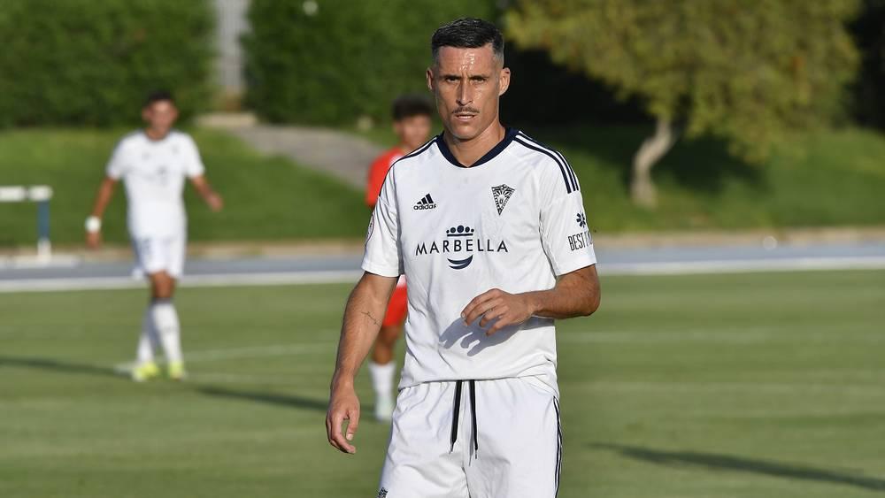 رسميًا/ الإسباني خوسيه ماريا كاييخون يعلن اعتزاله كرة القدم عن عمر يناهز 38 عامًا