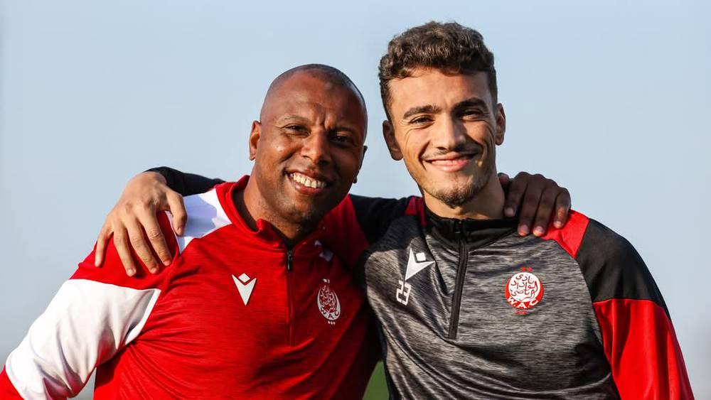 الطاقم التقني الجديد يُباشر مهامه في أول حصة تدريبية للوداد استعداداً للمونديال