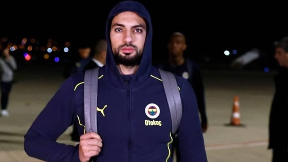 بسبب فيديو في دبي.. أمرابط يشعل غضب جماهير فنربخشة والأخيرة تتهمه بـ"اللامبالاة" بعد ضياع لقب الدوري