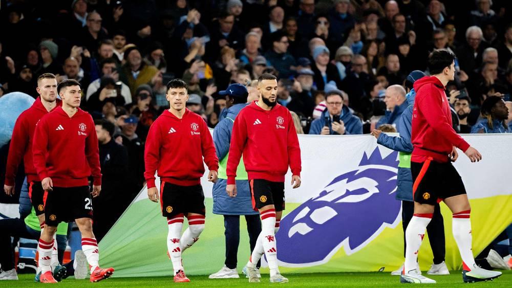 مانشستر يونايتد يستعد لعرض جميع لاعبيه للبيع بسبب أزمته المالية "الخانقة"!