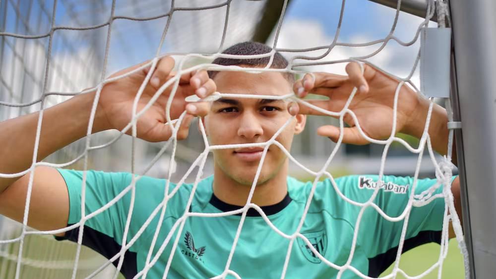 مروان سنادي: "أحب أن ألعب كأس العالم رفقة المنتخب المغربي"