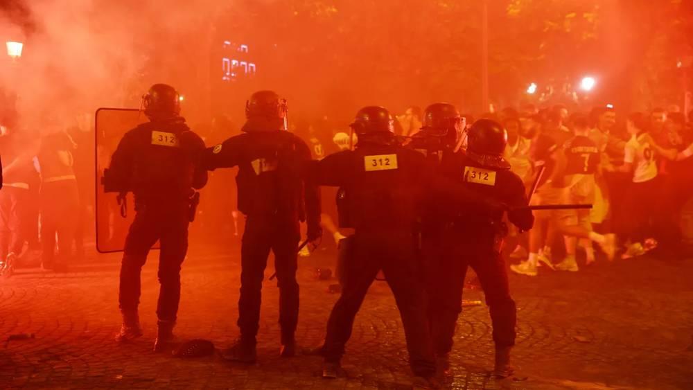 الطعن حتى الموت.. حالتا وفاة في احتفالات جماهير باريس سان جيرمان واعتقال أزيد من 550 شخصاً!