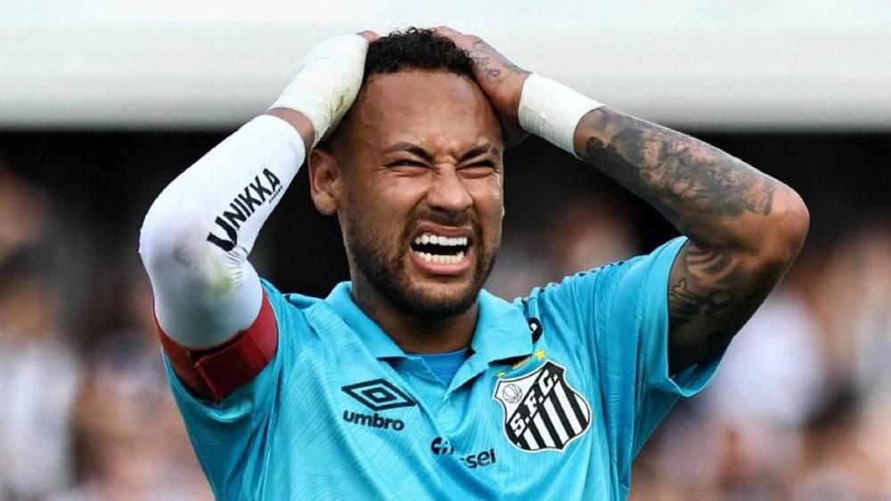 نيمار يغيب عن تداريب سانتوس بعد إصابته بمرض "كوفيد-19"