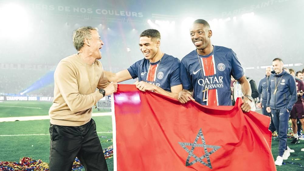 إنريكي: "حكيمي من بين الأسماء المرشحة للفوز بالكرة الذهبية وديمبيلي يظل لاعِبي المفضل لنيل الجائزة"