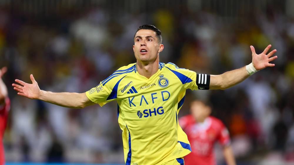 رونالدو يقترب من تمديد عقده مع النصر لموسم إضافي