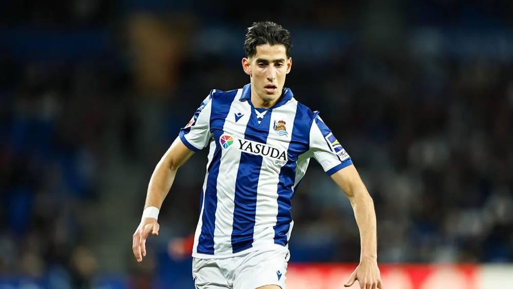 وست هام يُحدد سعر بيع نايف أكرد في 23 مليون يورو ويرفض صفقة تبادلية مع يوفنتوس