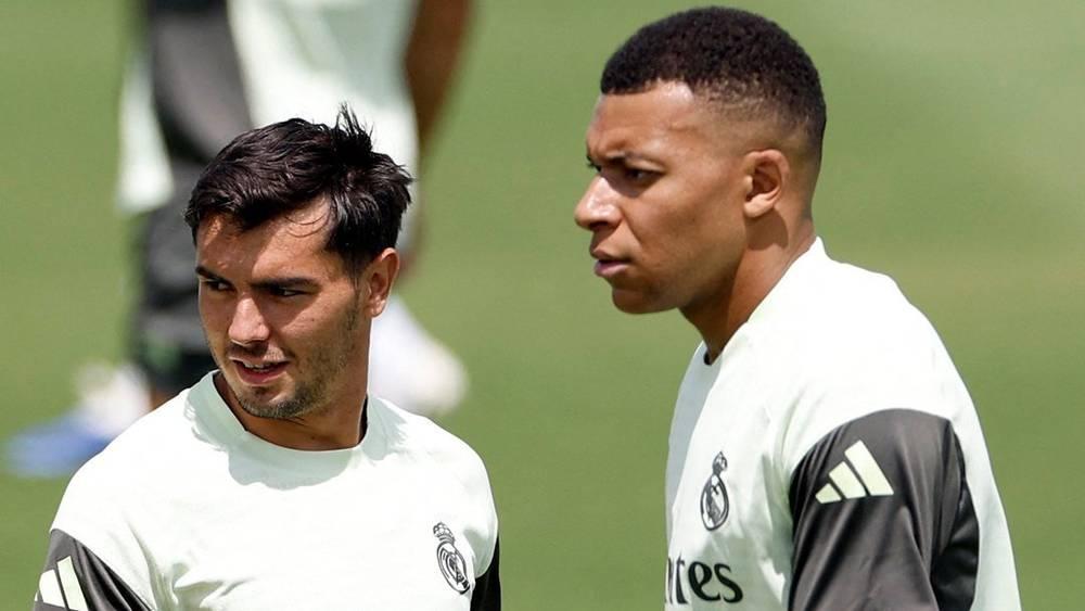 دياز: "رأيت مبابي ضعيفا بعض الشيء بعد عودته وأتطلع لحضوره معنا في الملعب"