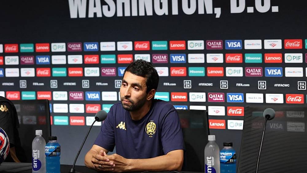 الوراد (مساعد مدرب الوداد): "لدينا خصاص في بعض المراكز وبنهاشم أصر على الحضور في دكة البدلاء أمام العين"