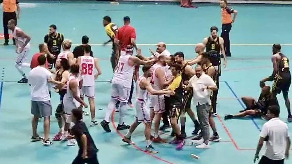 الوداد يقرر سلك المساطر القانونية بعد أحداث مباراة "البلاي أوف" أمام المغرب الفاسي