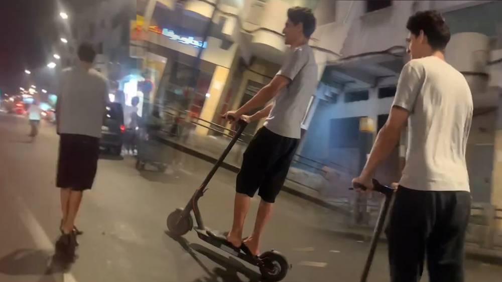 بتواضع الكبار.. ياسين بونو يتجول في شوارع الدار البيضاء دون تكلّف وبروتوكولات