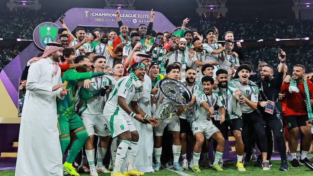 تقارير/ الأهلي يشارك في كأس السوبر السعودي بعد انسحاب الهلال