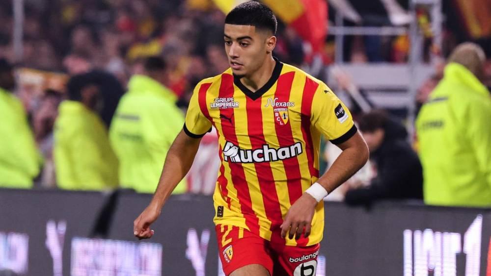 الزروري يقترب من الرحيل عن لانس وسط اهتمام عدة أندية من بينها باناثينايكوس وإسبانيول