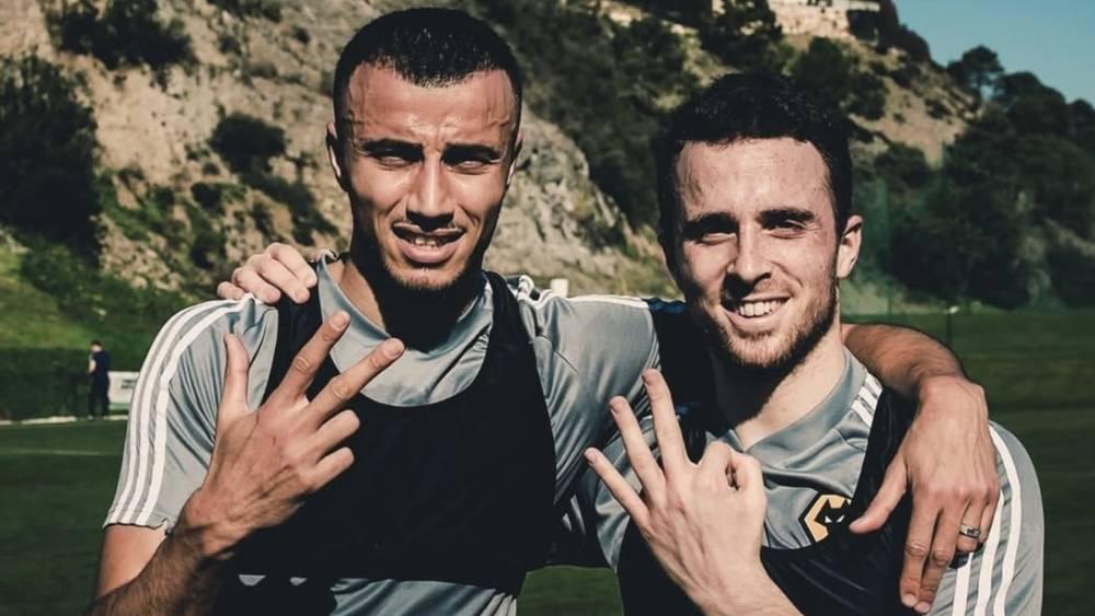 شهدت كذلك حضور زياش ومحرز وأكرم عفيف.. سايس يختار تشكيلته المثالية وزميله الراحل جوتا أبرز الحاضرين