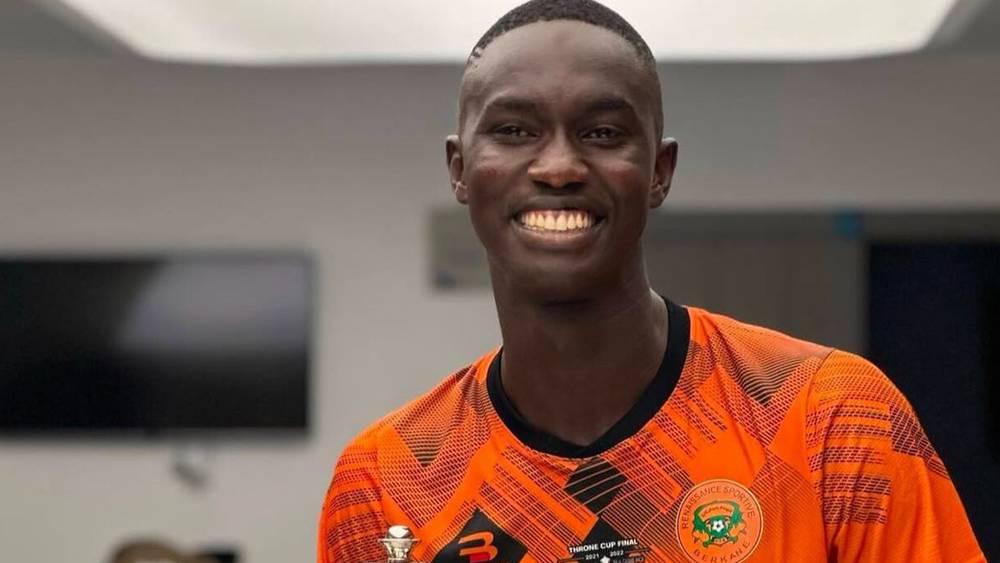 بعد فشل انتقاله إلى ستوك سيتي.. لامين كامارا يسجل عودته إلى تداريب نهضة بركان