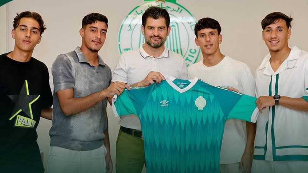 رسميا/ الرجاء يعلن توقيع عقود احترافية مع محمد أفغلال وطه قشيقش وسلیمان شاعري وإلياس فايز