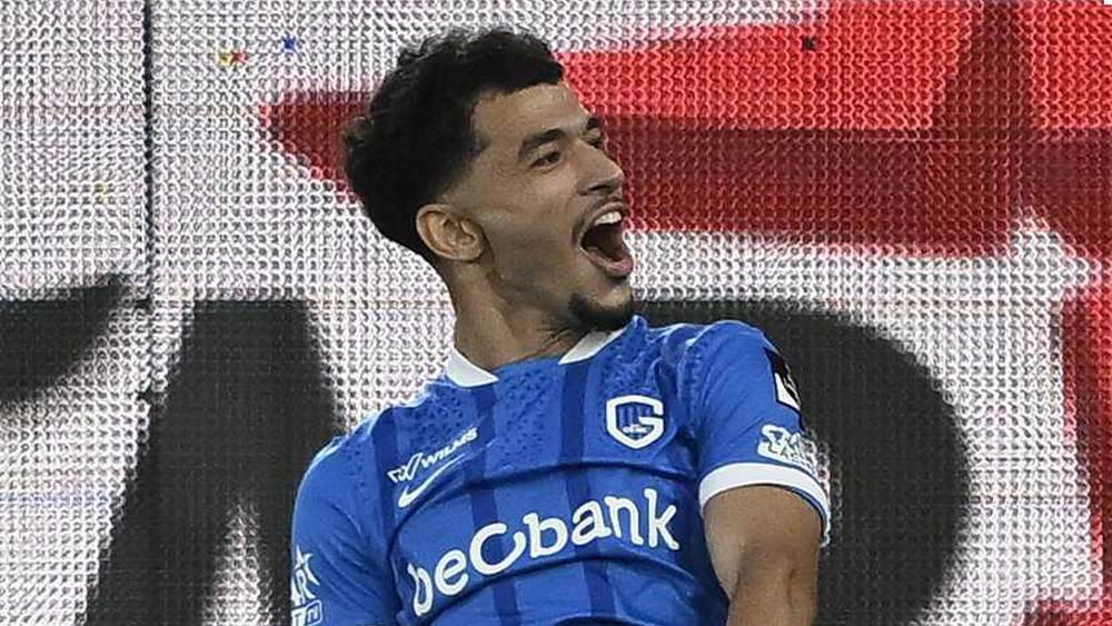 الواحدي يتألق بثنائية ويقود جينك للفوز على لوفن (1-2) في الدوري البلجيكي