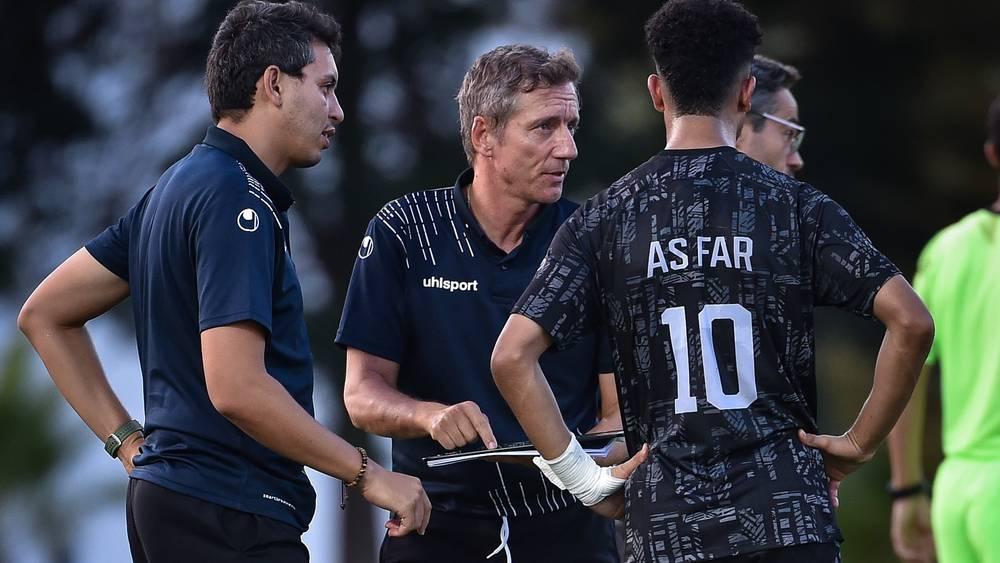 سانتوس يمنح لاعبي الجيش الملكي يوم الأحد راحة قبل استنئاف التداريب غدا بحصة مسائية